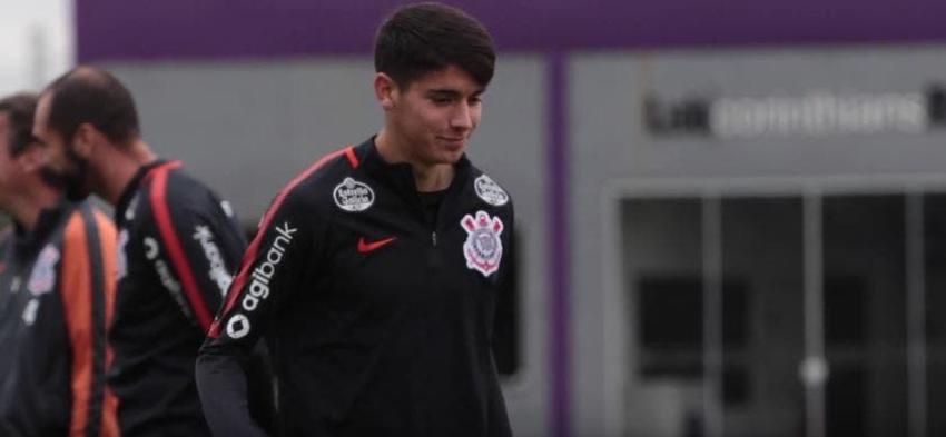 [VIDEO] Araos ya entrena en Corinthians y anuncia: "Vidal es un ídolo, espero ser grande como él"