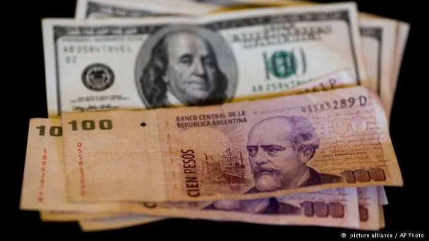 Incertidumbre por cotización del peso argentino pese a acuerdo de Macri con el FMI