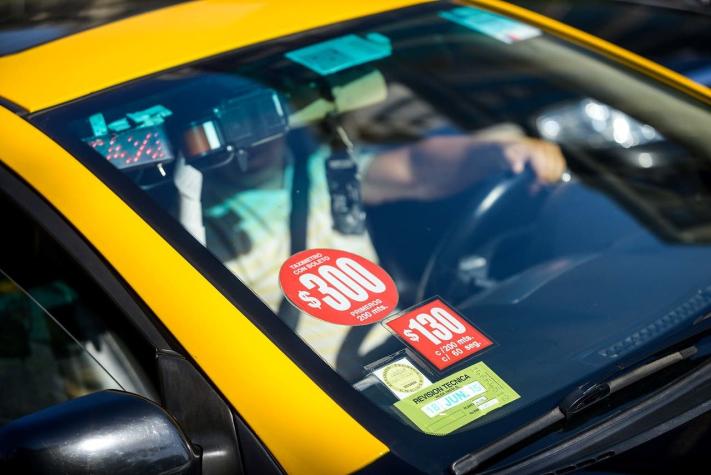 Muere un taxista en presunto enfrentamiento con conductor de Uber