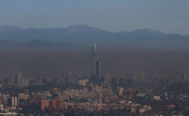 Intendencia decreta alerta ambiental para este domingo en Santiago