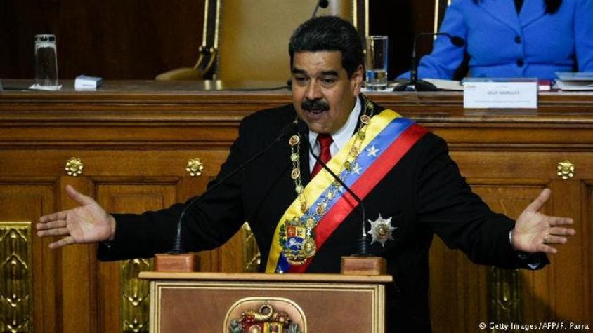 Maduro asegura que contrabando es responsable de falta de dinero
