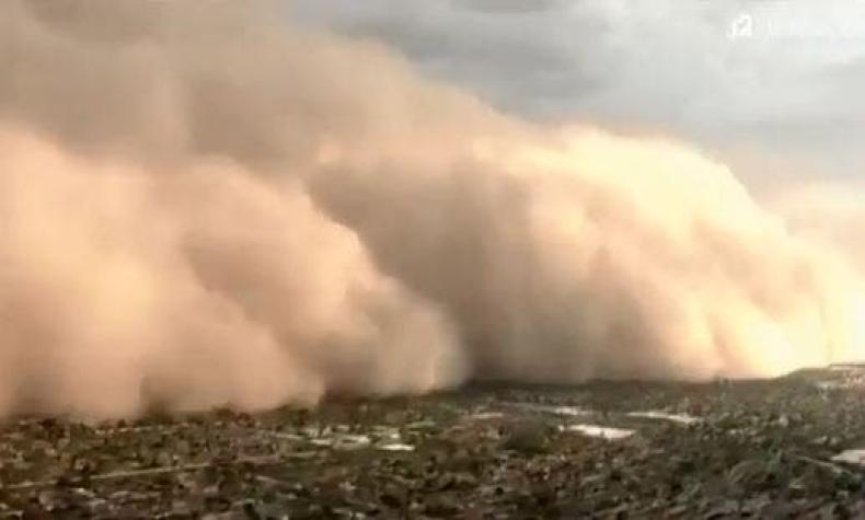[VIDEO] El impresionante registro de la tormenta de arena que pasó por Phoenix