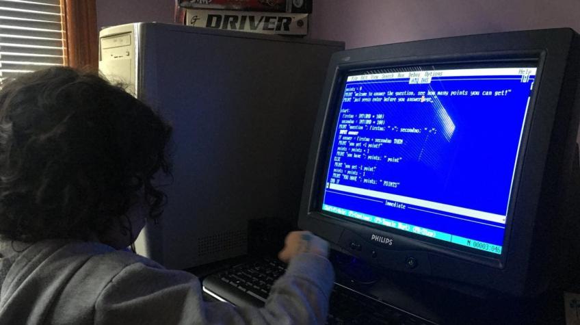 Niña de siete años logró programar un juego y lo vende por internet
