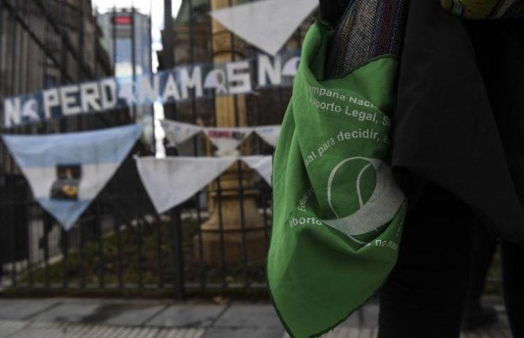 [VIDEO] Contratapa del New York Times se tiñe de verde previo a votación por el aborto en Argentina