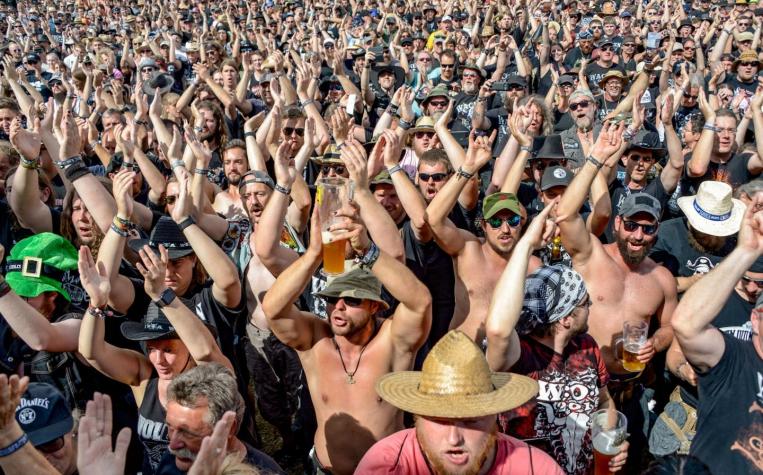 Ni ancianos ni rockeros: así se gestó la falsa historia de los viejitos en festival de heavy metal