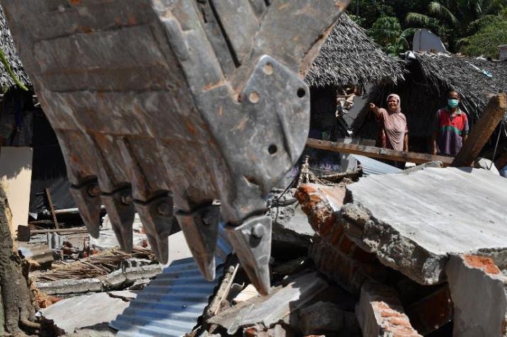 Fallecidos tras terremoto en Indonesia aumentan a 436