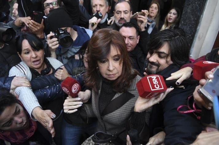 [VIDEO] "Cuadernos de las Coimas": Policía realiza operativo en edificio de Cristina Fernández