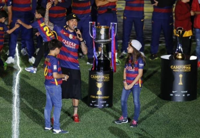 [FOTO] El mensaje con el que Dani Alves le recuerda a Messi quién es el más ganador