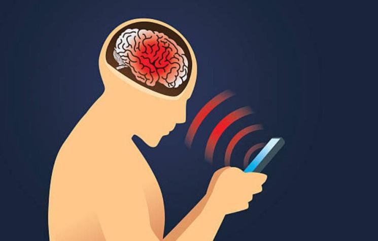 ¿Usar celular puede dañar el cerebro?