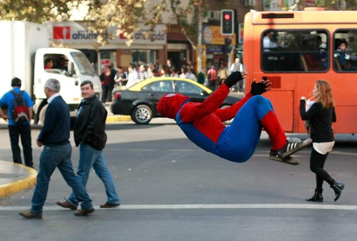 [VIDEO] El Estúpido y Sensual Spiderman de Providencia se reinventa para conquistar México