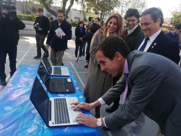 WiFi gratuito llega a Santiago: Los 10 puntos para acceder a internet en la comuna