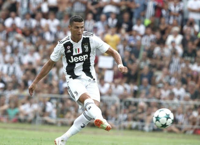 [VIDEO] No se salva nadie: Cristiano Ronaldo y nuevos fichajes de Juventus deben cantar "a capela"