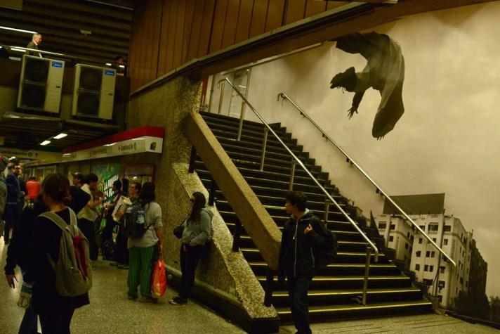 [FOTOS] Metro de Santiago inaugura nuevo mural en estación Baquedano