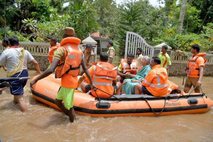Inundaciones en India dejan más de 400 fallecidos en región turística