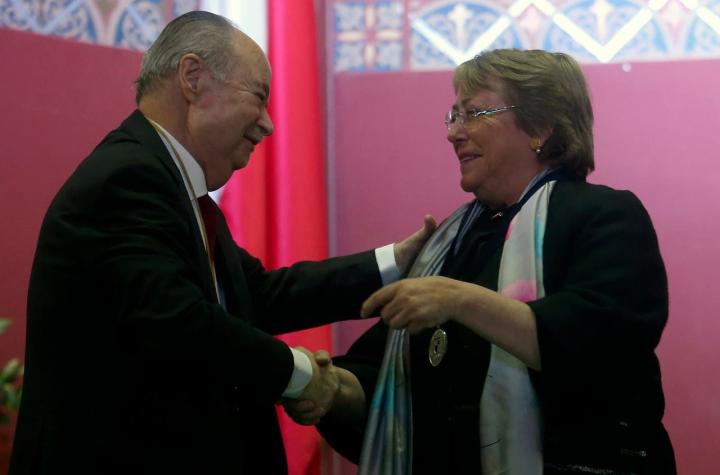 Bachelet defiende su legado educacional, tras recibir grado de Doctor Honoris Causa en UTEM