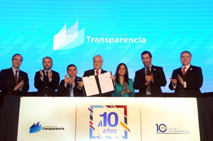 Presidente Piñera firma proyecto de ley que moderniza la Ley de Transparencia