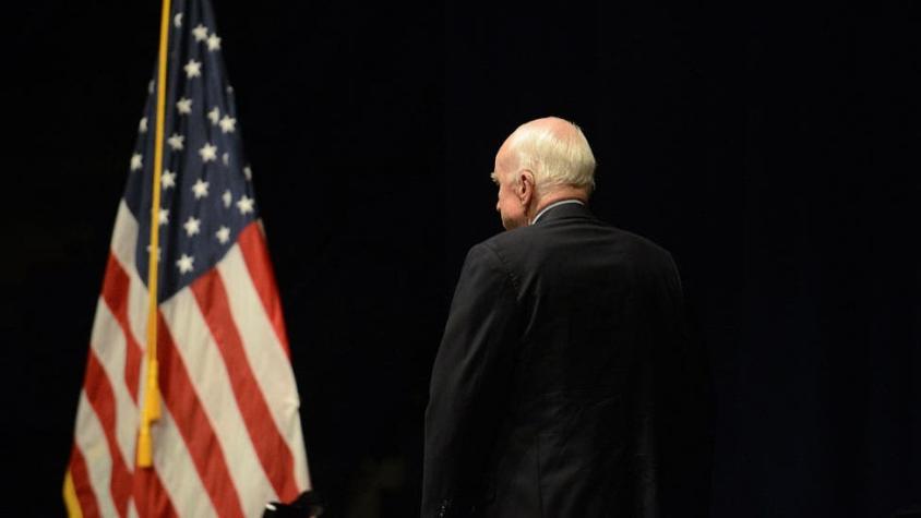 Cómo fue el brutal cautiverio de John McCain en Vietnam como prisionero de guerra por 5 años