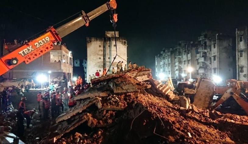 [FOTOS] Derrumbe de edificio en India deja un muerto y varios heridos
