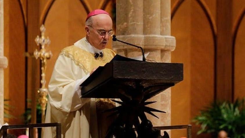 Quién es Carlo Maria Viganò, el exarzobispo que pide la renuncia del Papa por "encubrir" los abusos
