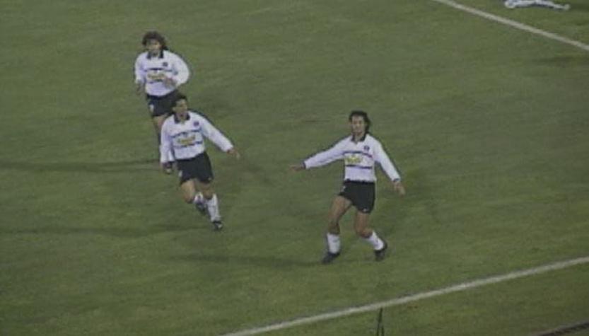 [VIDEO] Copa Libertadores: ¿Qué pasaba en Chile cuando Colo Colo pasó a cuartos hace 21 años?
