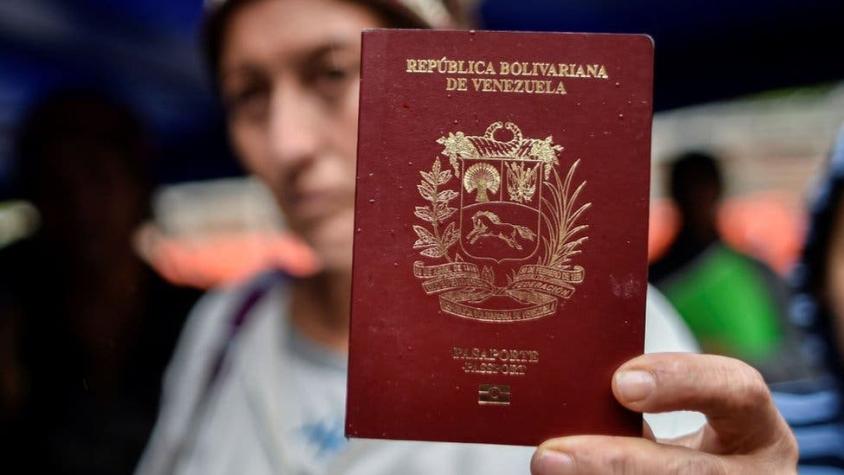 Por qué es tan difícil conseguir un pasaporte para salir de Venezuela
