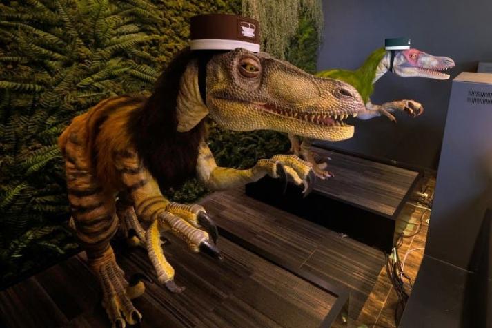 [VIDEO] Hotel japonés recibe a sus huéspedes con robots dinosaurios
