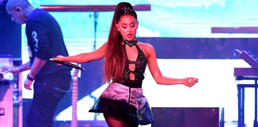 [VIDEO] Ariana Grande reinicia canción a petición de un fanático en pleno concierto