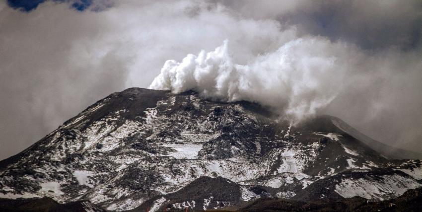 Sernageomin reporta colapso parcial del domo del cráter activo del Nevados de Chillán