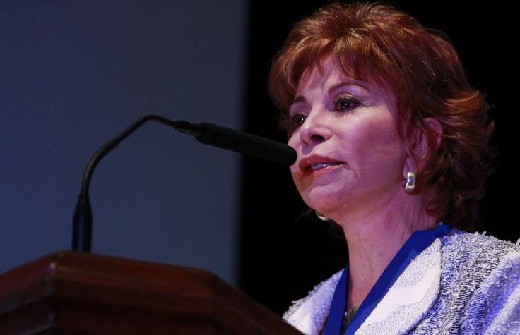 Isabel Allende recibe importante galardón en la Fundación Nacional del Libro de EEUU
