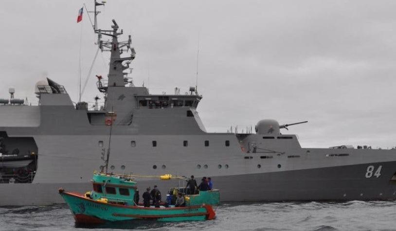 Armada captura embarcación peruana que transitaba por aguas chilenas