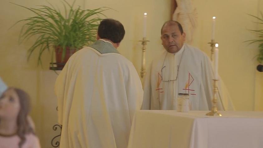 [VIDEO] Piden renuncia a párroco en Longotoma