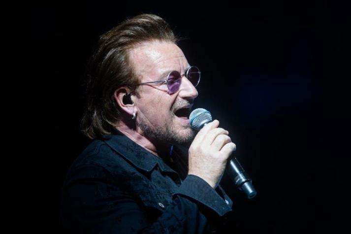 [VIDEO] Bono de U2 pierde la voz en pleno concierto