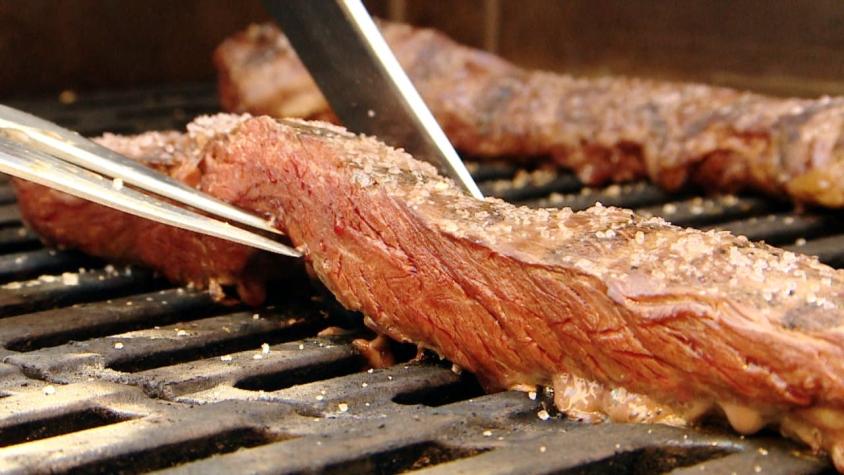 [VIDEO] La controversia de la carne en la previa del "18"