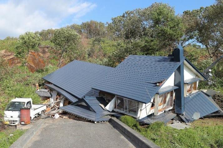 Buscan supervivientes del sismo que dejó 18 muertos en Japón