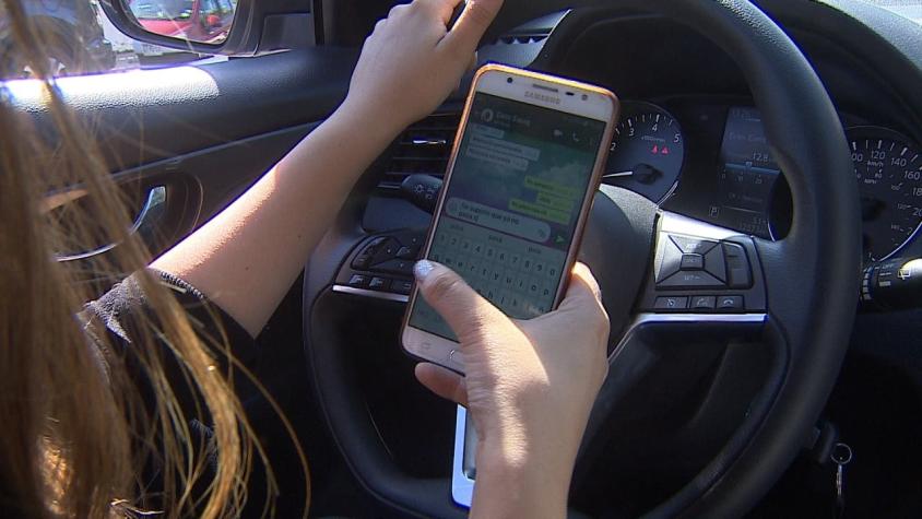 [VIDEO] Proponen subir multas por uso del celular