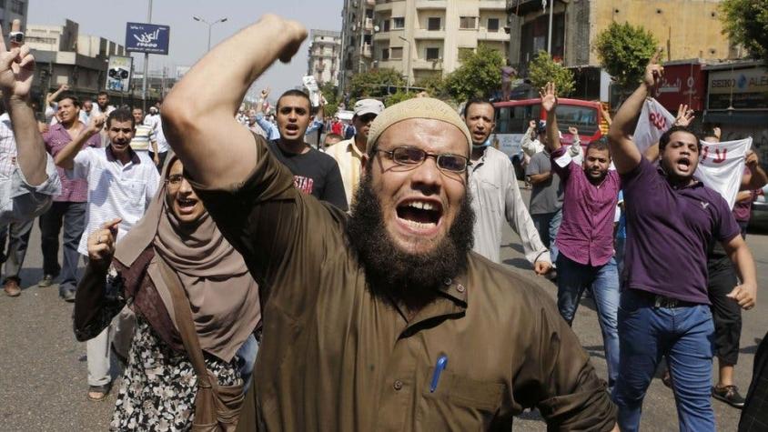 El polémico juicio masivo en el que Egipto condenó a más de 700 personas