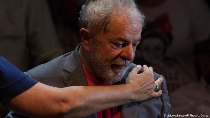 Tribunal da ultimátum para que se suspenda la propaganda electoral de Lula da Silva