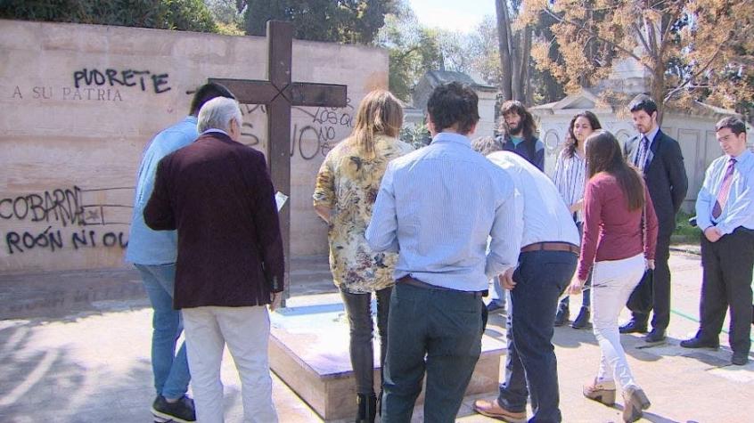 [VIDEO] UDI se querella por ataque a tumba de Jaime Guzmán