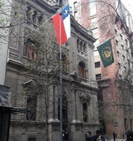 PS critica al Tribunal Constitucional por tener izada la bandera chilena durante el 11 de septiembre