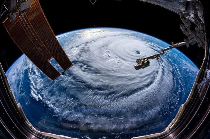 Así se ve desde el espacio: Astronauta publica impactantes imágenes del huracán Florence