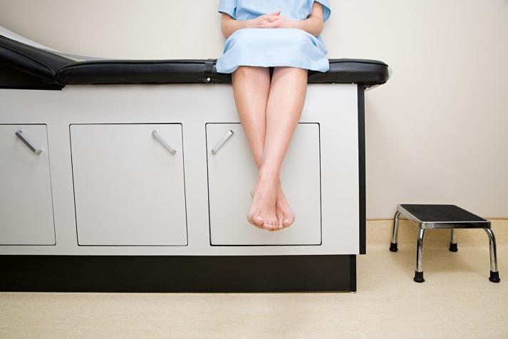 Gonorrea: ¿Por qué es más difícil detectar la enfermedad en mujeres?