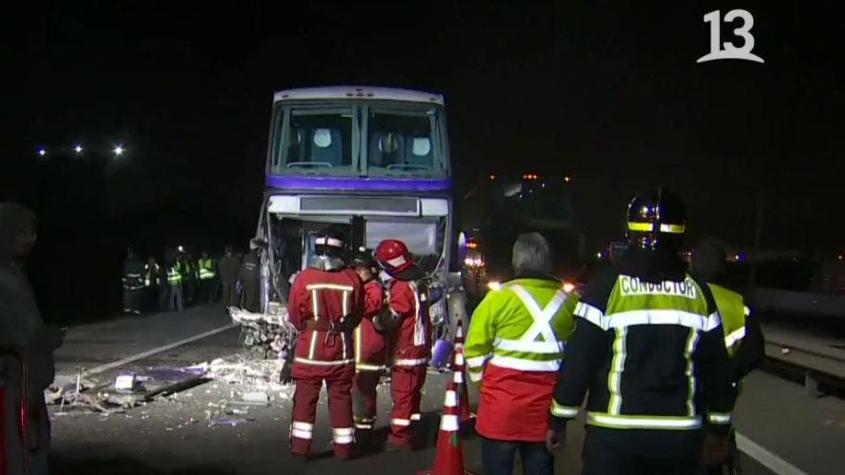 [VIDEO] Tres vehículos protagonizan accidente que deja dos muertos en Ruta 68