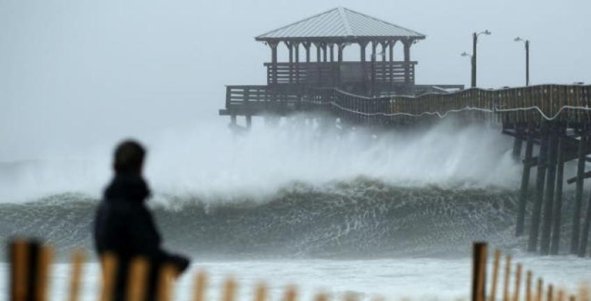 [VIDEO] Huracán Florence ya se deja sentir en las costas de Carolina del Norte