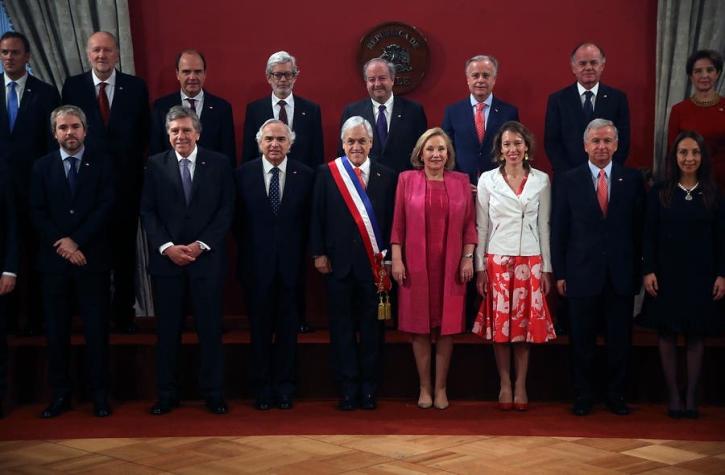Así fue la foto oficial de Sebastián Piñera junto a sus ministros en La Moneda