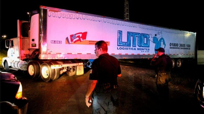 Lo que dice de México el escándalo del tráiler itinerante con más de 150 cadáveres