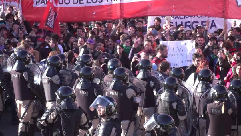 [VIDEO] Paro y renuncia ponen en jaque a Macri en Argentina