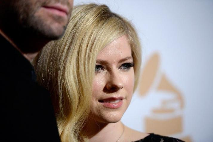 [VIDEO] El emotivo regreso de Avril Lavigne: se presentó en vivo tras cinco años de ausencia
