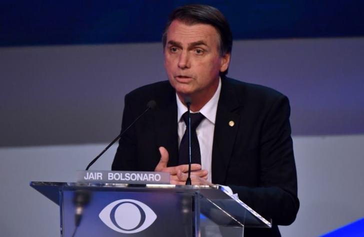 216 personalidades chilenas firman carta por Bolsonaro: "Posible triunfo debería alarmarnos"