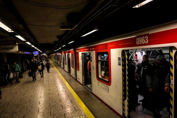 Metro y autoridades evalúan plan para evitar casos de acosos