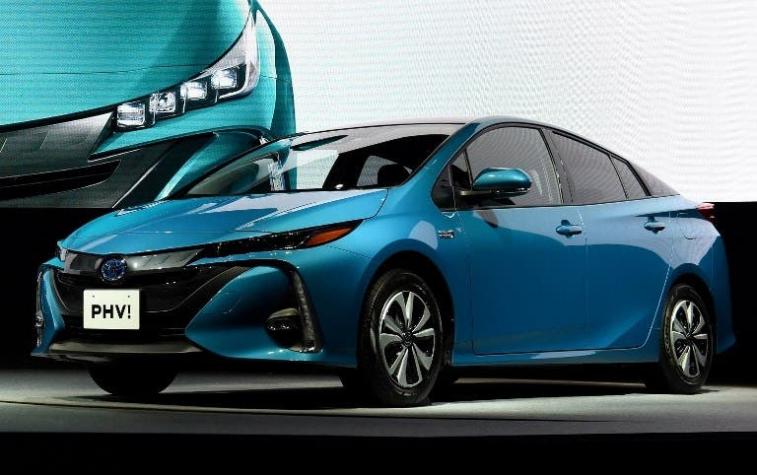 Toyota llama a revisión de 2,4 millones de vehículos híbridos alrededor del mundo